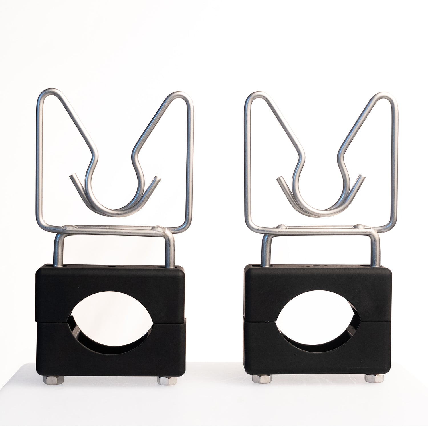 Suspension bracket for lifesaving post